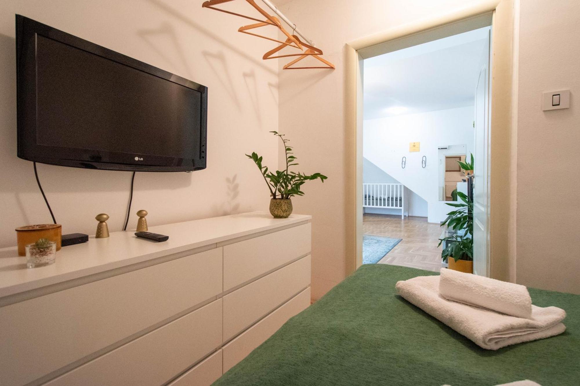 Spacious 1-Bedroom Apartment Novi Sad Luaran gambar
